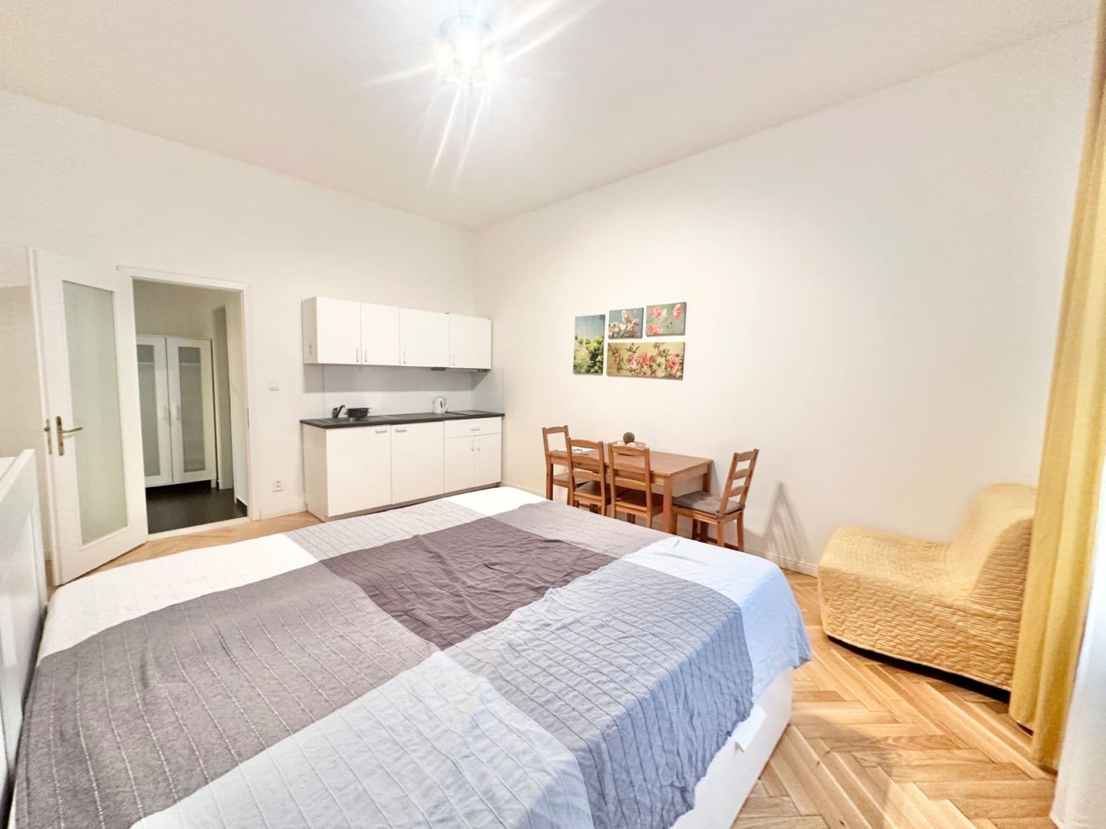 Prenájom bytu 1-izbový 37 m², Šimáčkova, Praha, Praha Prenájom bytu 1-izbový 37 m², Šimáčkova, Praha, Praha