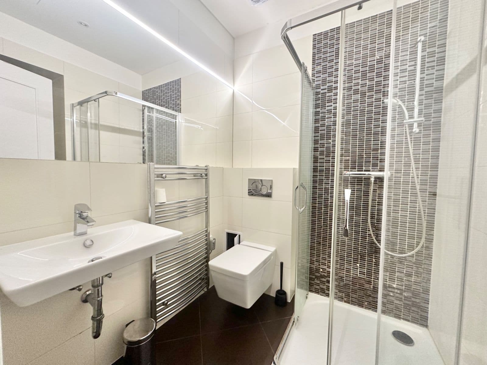 Prenájom bytu 1-izbový 37 m², Šimáčkova, Praha, Praha Prenájom bytu 1-izbový 37 m², Šimáčkova, Praha, Praha