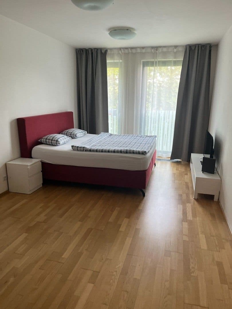 Prenájom bytu 1-izbový 36 m², Olšanská, Praha, Praha Prenájom bytu 1-izbový 36 m², Olšanská, Praha, Praha