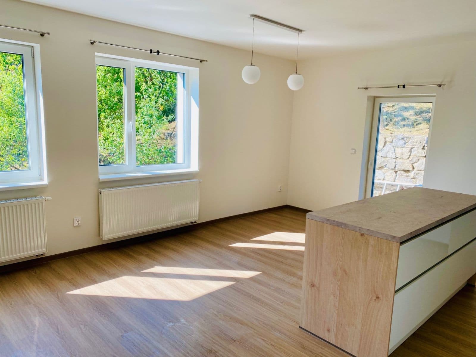 Prenájom bytu 3-izbový 72 m², Libušino údolí, Brno, Jihomoravský kraj Prenájom bytu 3-izbový 72 m², Libušino údolí, Brno, Jihomoravský kraj