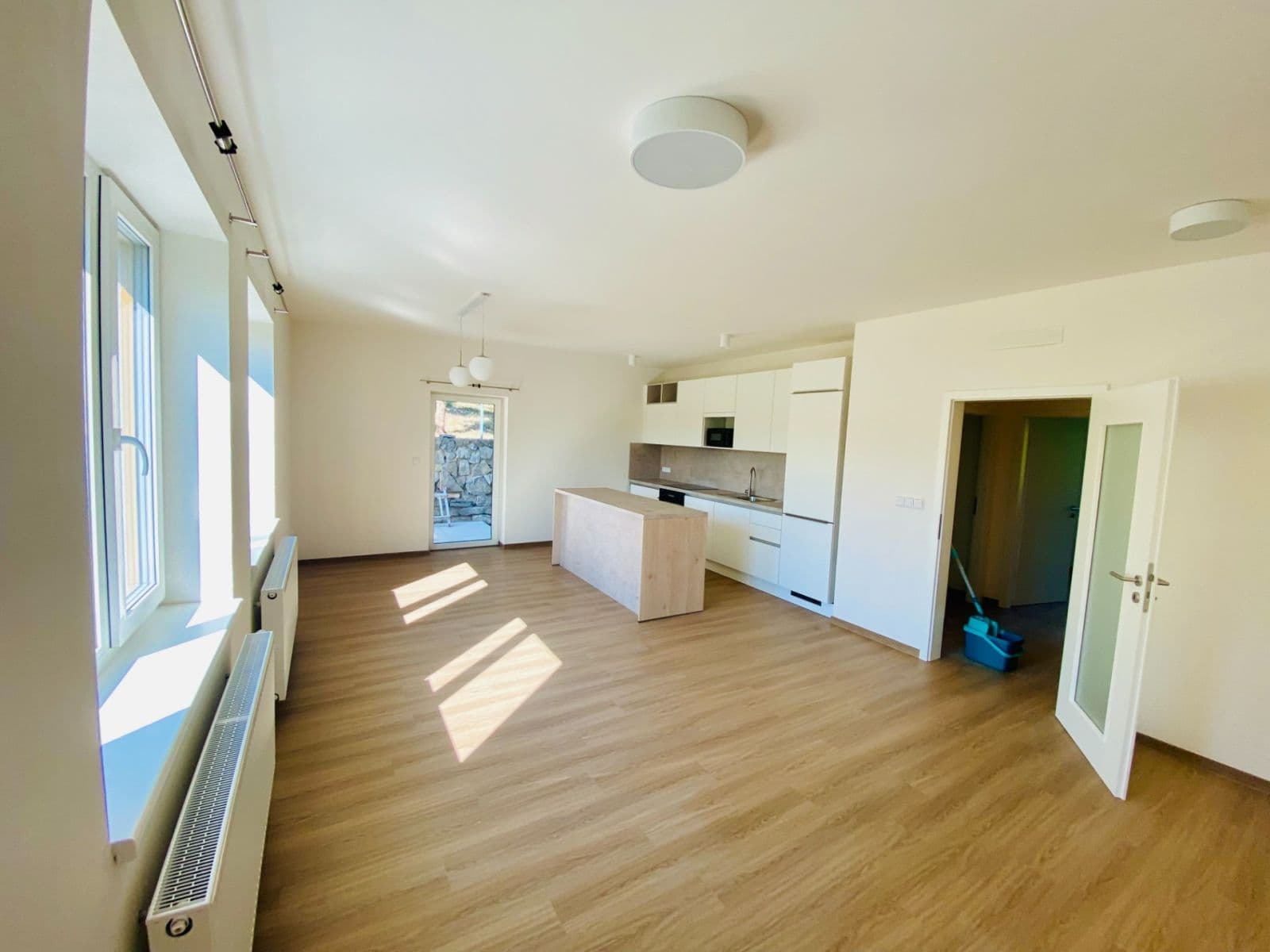Prenájom bytu 3-izbový 72 m², Libušino údolí, Brno, Jihomoravský kraj Prenájom bytu 3-izbový 72 m², Libušino údolí, Brno, Jihomoravský kraj