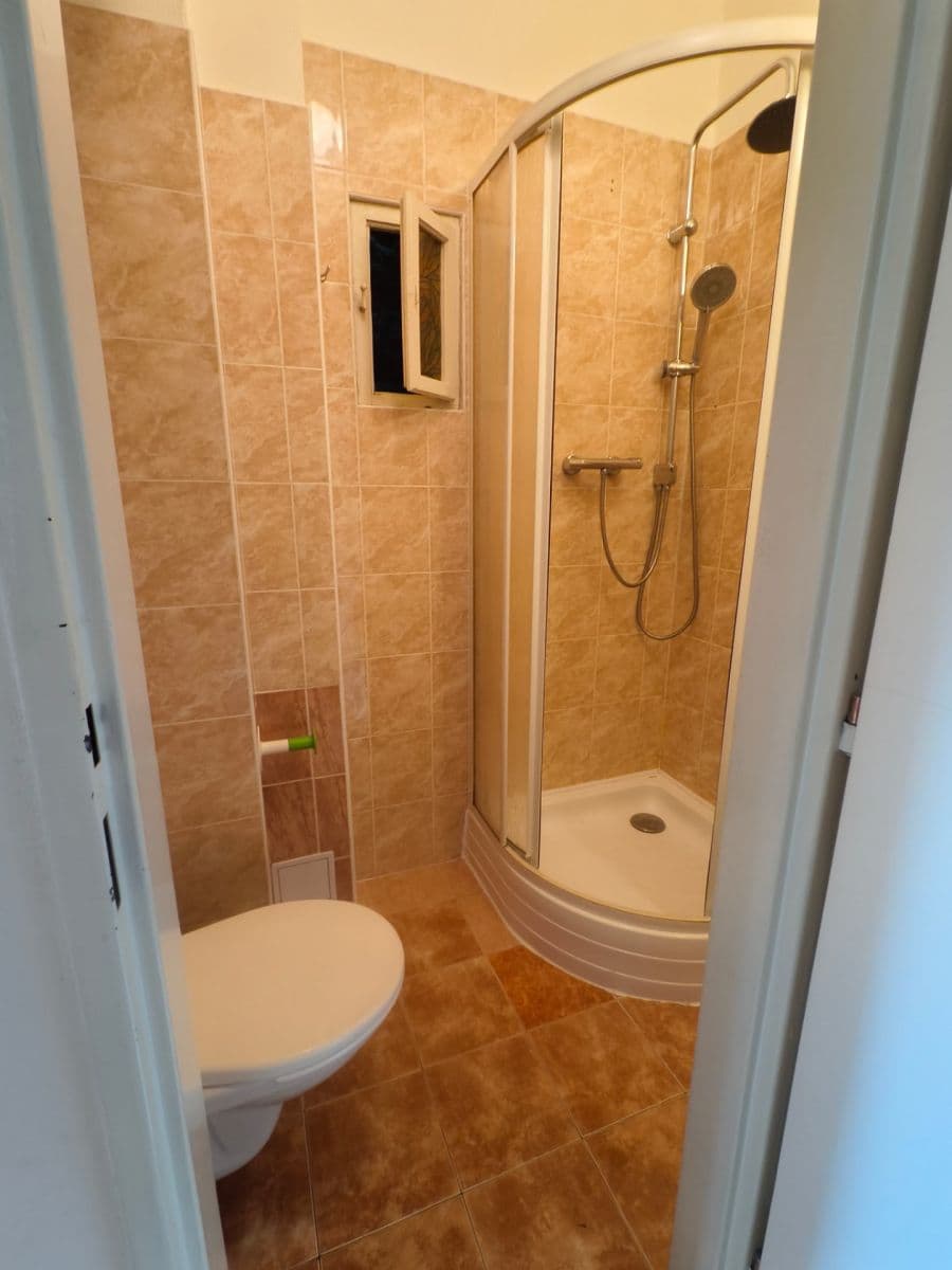 Prenájom bytu 1-izbový 37 m², Jaromírova, Praha, Praha Prenájom bytu 1-izbový 37 m², Jaromírova, Praha, Praha