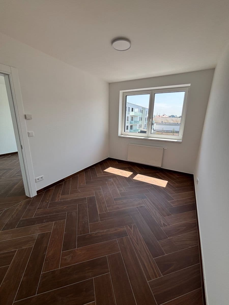 Prenájom bytu 2-izbový 46 m², Třída Jiřího Pelikána, Olomouc, Olomoucký kraj Prenájom bytu 2-izbový 46 m², Třída Jiřího Pelikána, Olomouc, Olomoucký kraj