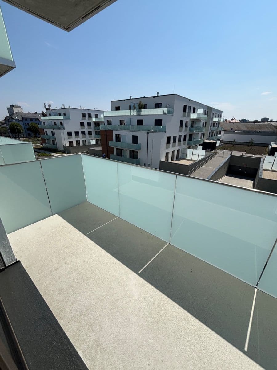 Prenájom bytu 2-izbový 46 m², Třída Jiřího Pelikána, Olomouc, Olomoucký kraj Prenájom bytu 2-izbový 46 m², Třída Jiřího Pelikána, Olomouc, Olomoucký kraj