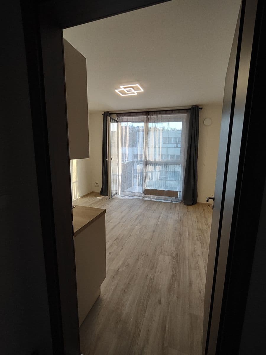 Prenájom bytu 1-izbový 25 m², Nádražní, Kralupy nad Vltavou, Středočeský kraj Prenájom bytu 1-izbový 25 m², Nádražní, Kralupy nad Vltavou, Středočeský kraj
