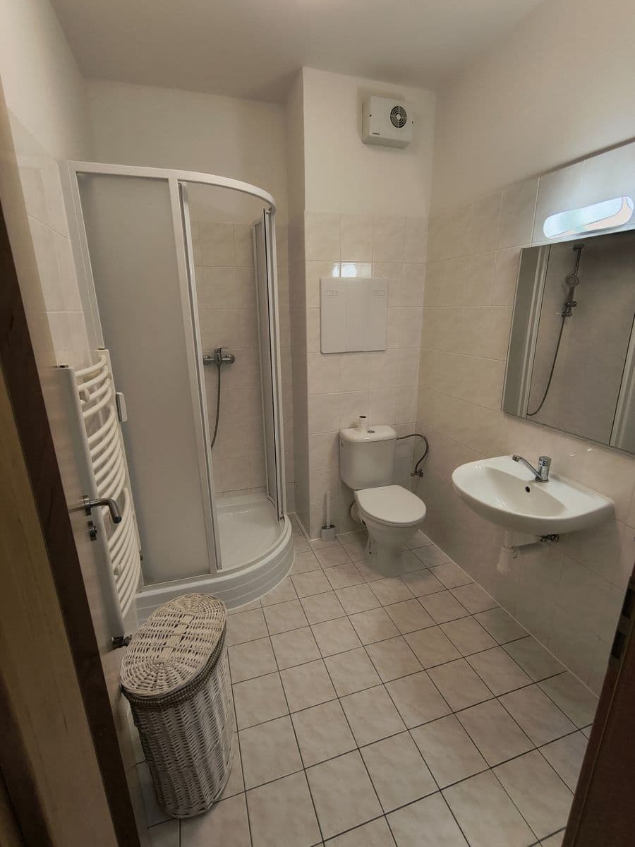 Predaj bytu 1-izbový 32 m², Pichlova, Pardubice, Pardubický kraj Predaj bytu 1-izbový 32 m², Pichlova, Pardubice, Pardubický kraj