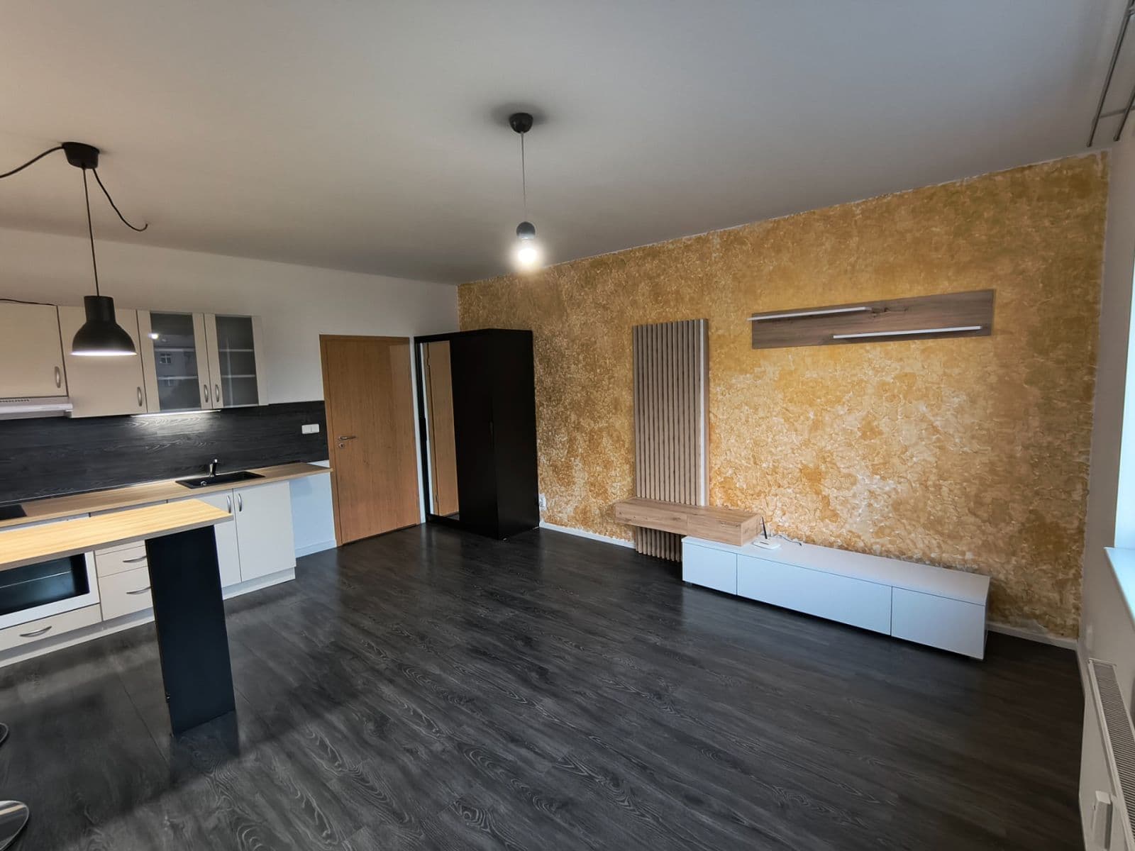 Predaj bytu 1-izbový 32 m², Pichlova, Pardubice, Pardubický kraj Predaj bytu 1-izbový 32 m², Pichlova, Pardubice, Pardubický kraj