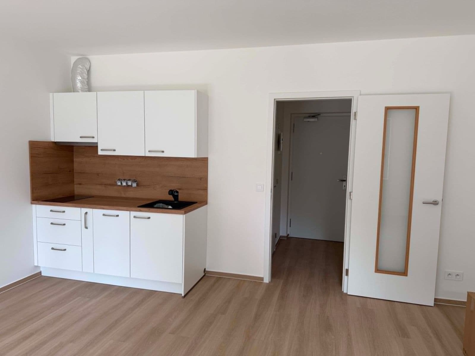Prenájom bytu 1-izbový 35 m², Střední, Brno, Jihomoravský kraj Prenájom bytu 1-izbový 35 m², Střední, Brno, Jihomoravský kraj