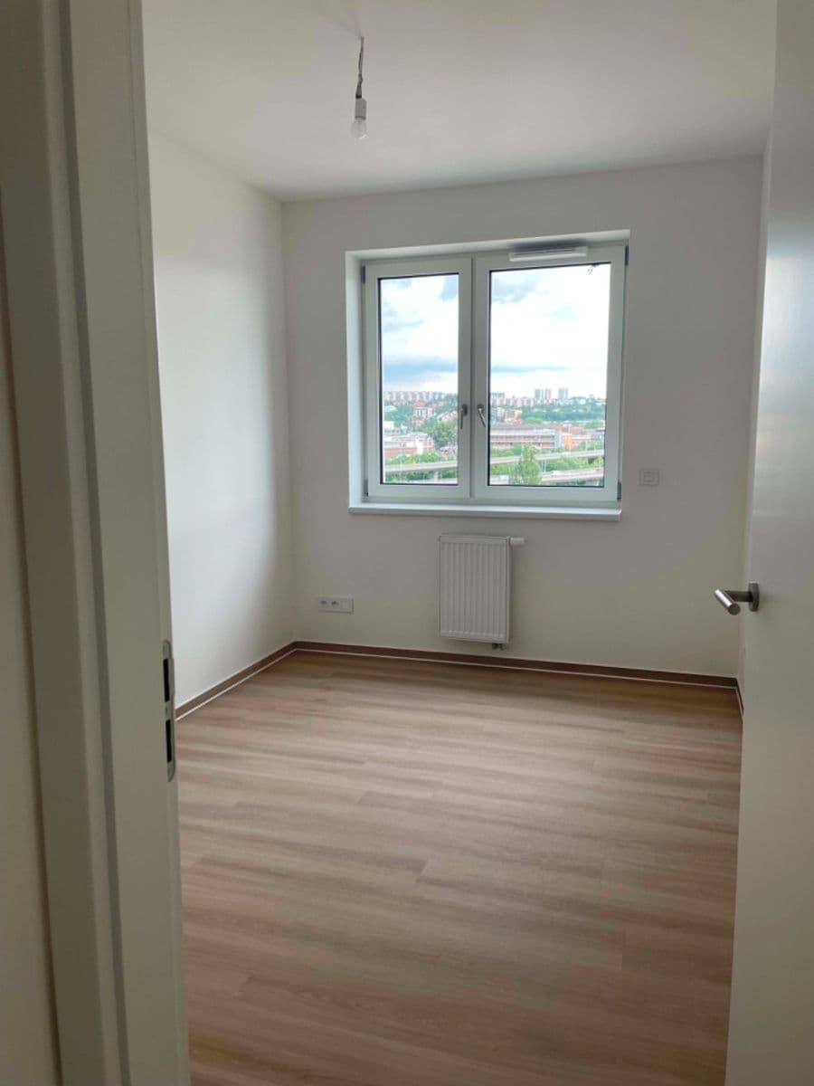 Prenájom bytu 3-izbový 70 m², Střední, Brno, Jihomoravský kraj Prenájom bytu 3-izbový 70 m², Střední, Brno, Jihomoravský kraj