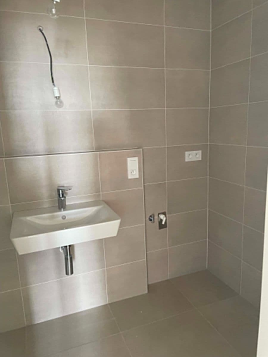 Prenájom bytu 3-izbový 70 m², Střední, Brno, Jihomoravský kraj Prenájom bytu 3-izbový 70 m², Střední, Brno, Jihomoravský kraj