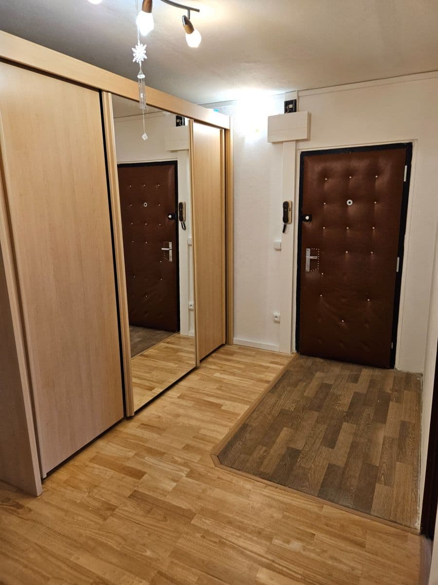 Prenájom bytu 3-izbový 67 m², Tovární, Beroun, Středočeský kraj Prenájom bytu 3-izbový 67 m², Tovární, Beroun, Středočeský kraj