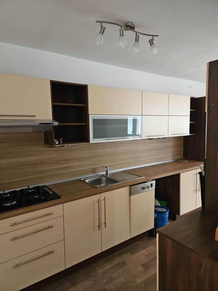 Prenájom bytu 3-izbový 67 m², Tovární, Beroun, Středočeský kraj Prenájom bytu 3-izbový 67 m², Tovární, Beroun, Středočeský kraj
