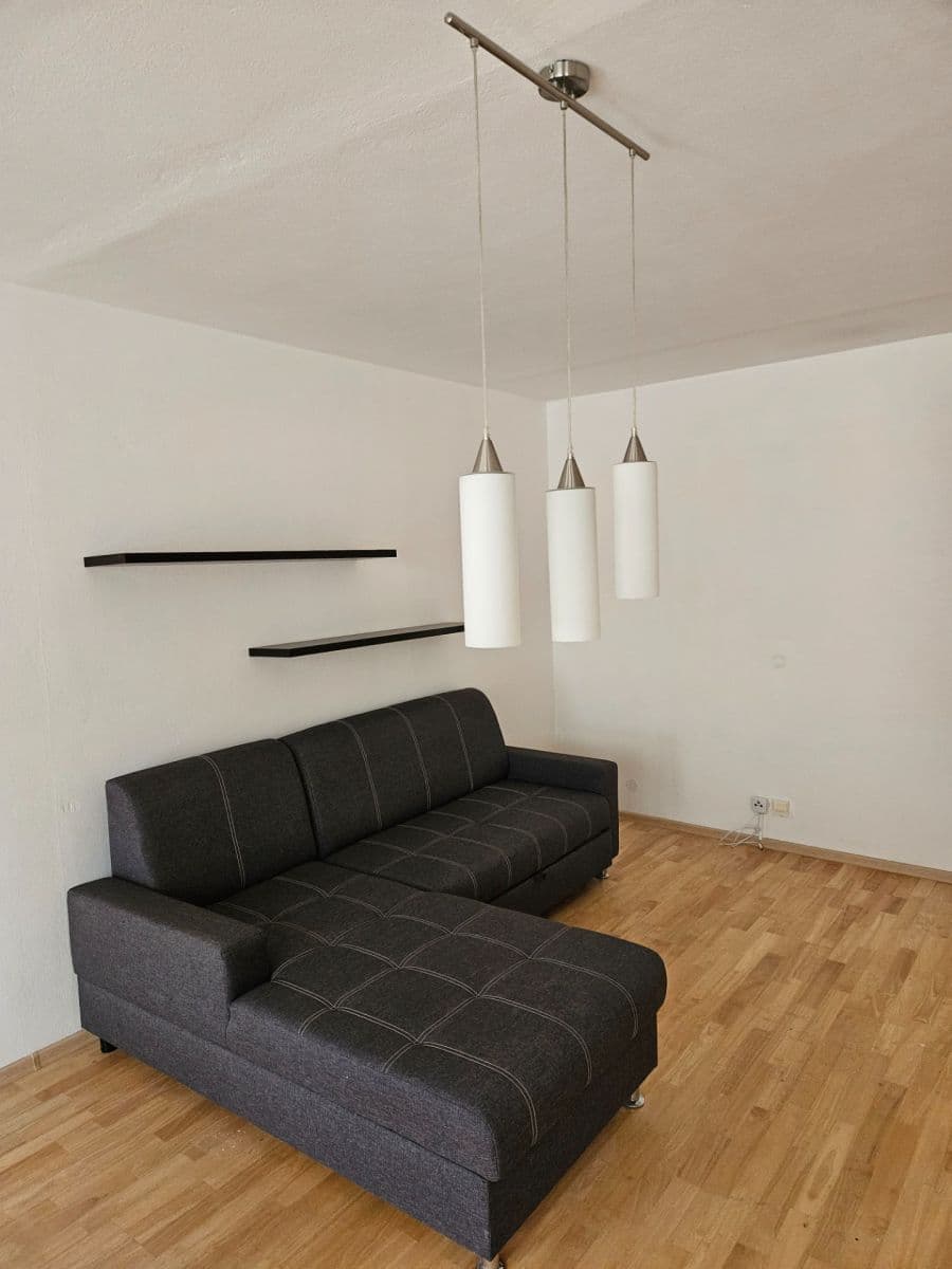 Prenájom bytu 3-izbový 67 m², Tovární, Beroun, Středočeský kraj Prenájom bytu 3-izbový 67 m², Tovární, Beroun, Středočeský kraj