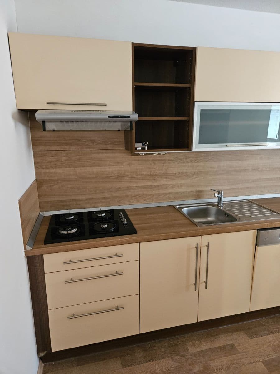 Prenájom bytu 3-izbový 67 m², Tovární, Beroun, Středočeský kraj Prenájom bytu 3-izbový 67 m², Tovární, Beroun, Středočeský kraj