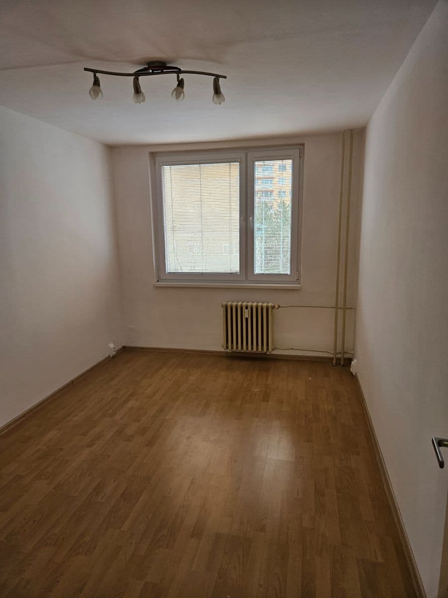 Prenájom bytu 3-izbový 67 m², Tovární, Beroun, Středočeský kraj Prenájom bytu 3-izbový 67 m², Tovární, Beroun, Středočeský kraj