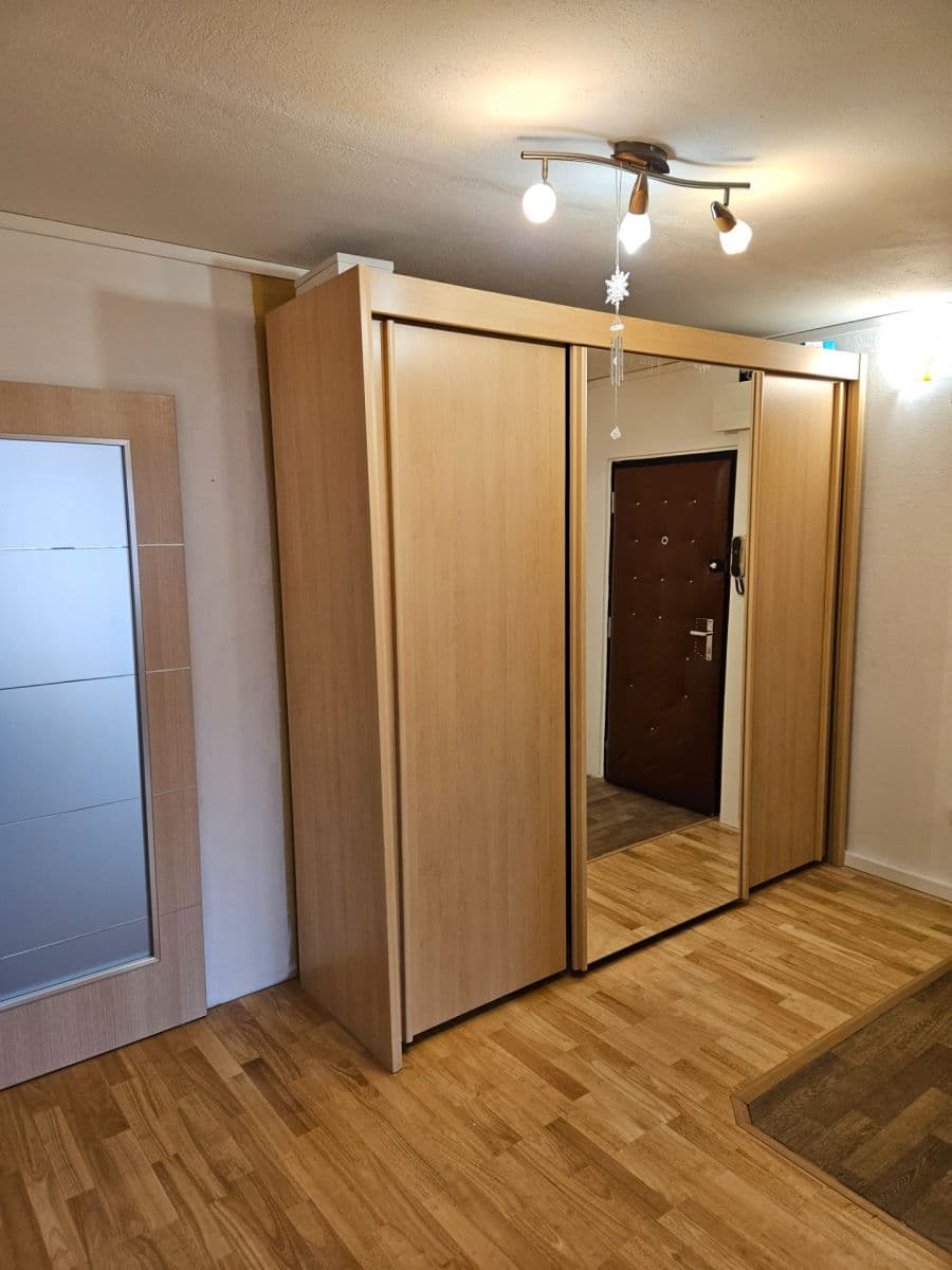Prenájom bytu 3-izbový 67 m², Tovární, Beroun, Středočeský kraj Prenájom bytu 3-izbový 67 m², Tovární, Beroun, Středočeský kraj