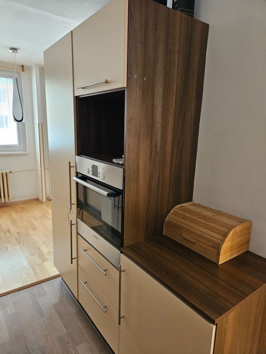 Prenájom bytu 3-izbový 67 m², Tovární, Beroun, Středočeský kraj Prenájom bytu 3-izbový 67 m², Tovární, Beroun, Středočeský kraj