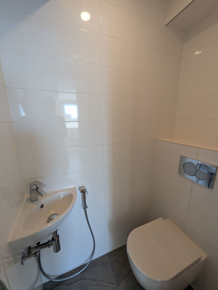 Prenájom bytu 3-izbový 73 m², Evropská, Praha, Praha Prenájom bytu 3-izbový 73 m², Evropská, Praha, Praha
