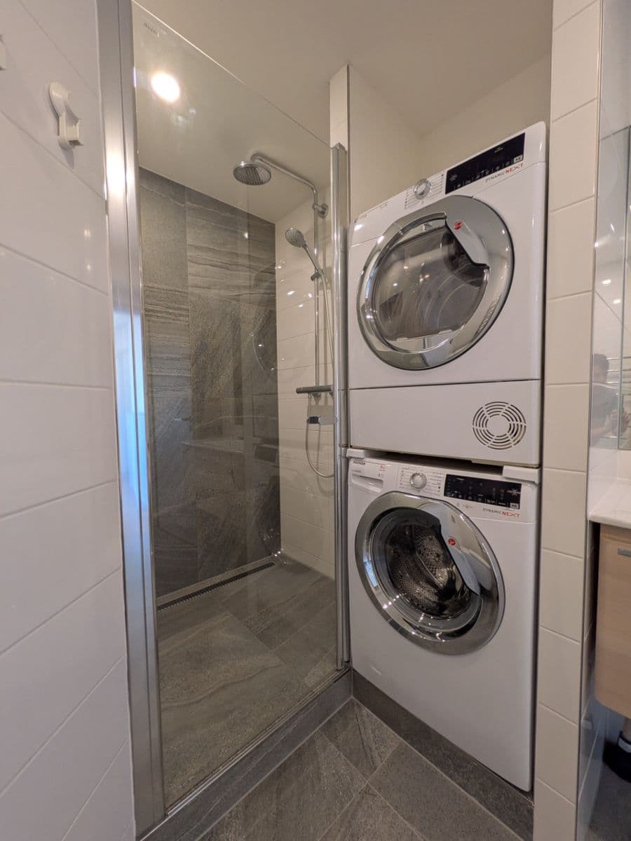 Prenájom bytu 3-izbový 73 m², Evropská, Praha, Praha Prenájom bytu 3-izbový 73 m², Evropská, Praha, Praha