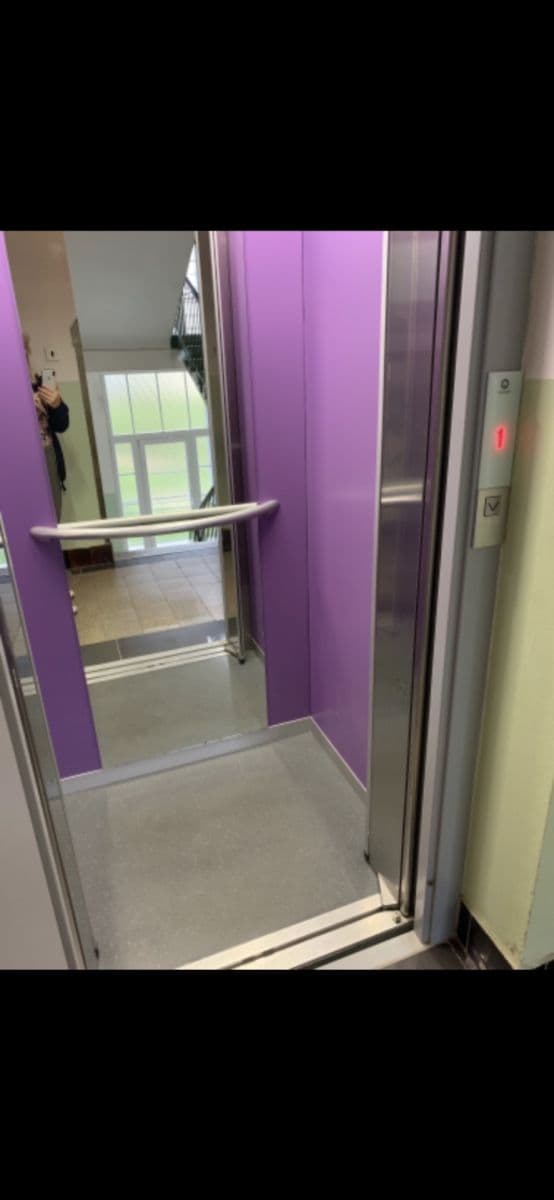 Prenájom bytu 2-izbový 54 m², 28. pluku, Praha, Praha Prenájom bytu 2-izbový 54 m², 28. pluku, Praha, Praha