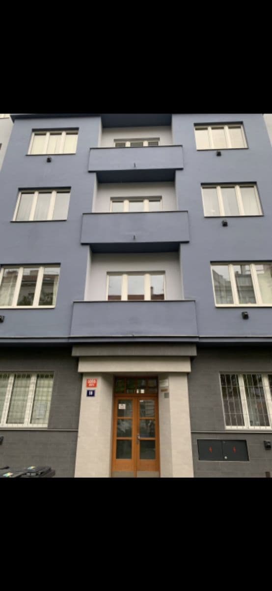 Prenájom bytu 2-izbový 54 m², 28. pluku, Praha, Praha Prenájom bytu 2-izbový 54 m², 28. pluku, Praha, Praha