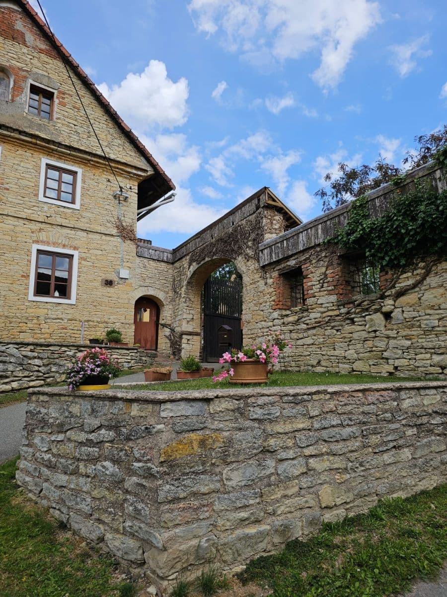 Predaj domu 1.067 m², pozemok 1.970 m², Vraclav, Pardubický kraj Predaj domu 1.067 m², pozemok 1.970 m², Vraclav, Pardubický kraj