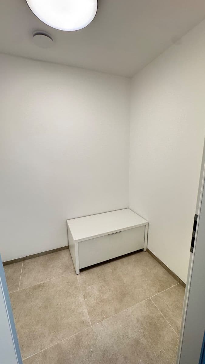 Prenájom bytu 2-izbový 56 m², U Engerthu, Kladno, Středočeský kraj Prenájom bytu 2-izbový 56 m², U Engerthu, Kladno, Středočeský kraj