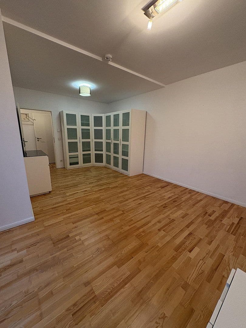 Prenájom bytu 2-izbový 72 m², Grünauer Straße 60, Berlin, Berlín Prenájom bytu 2-izbový 72 m², Grünauer Straße 60, Berlin, Berlín