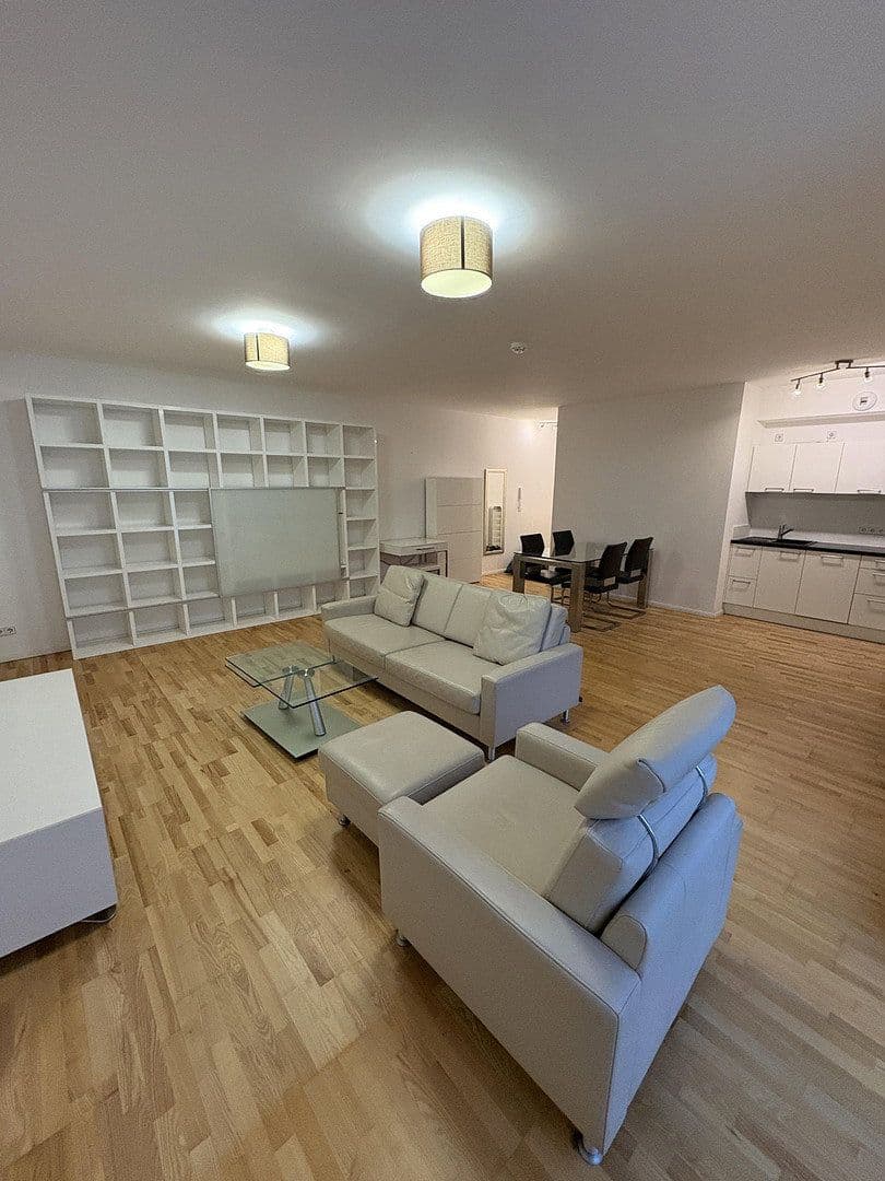Prenájom bytu 2-izbový 72 m², Grünauer Straße 60, Berlin, Berlín Prenájom bytu 2-izbový 72 m², Grünauer Straße 60, Berlin, Berlín