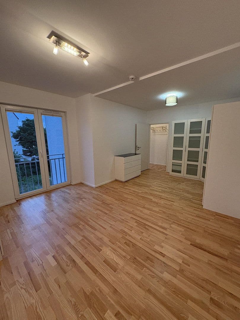 Prenájom bytu 2-izbový 72 m², Grünauer Straße 60, Berlin, Berlín Prenájom bytu 2-izbový 72 m², Grünauer Straße 60, Berlin, Berlín