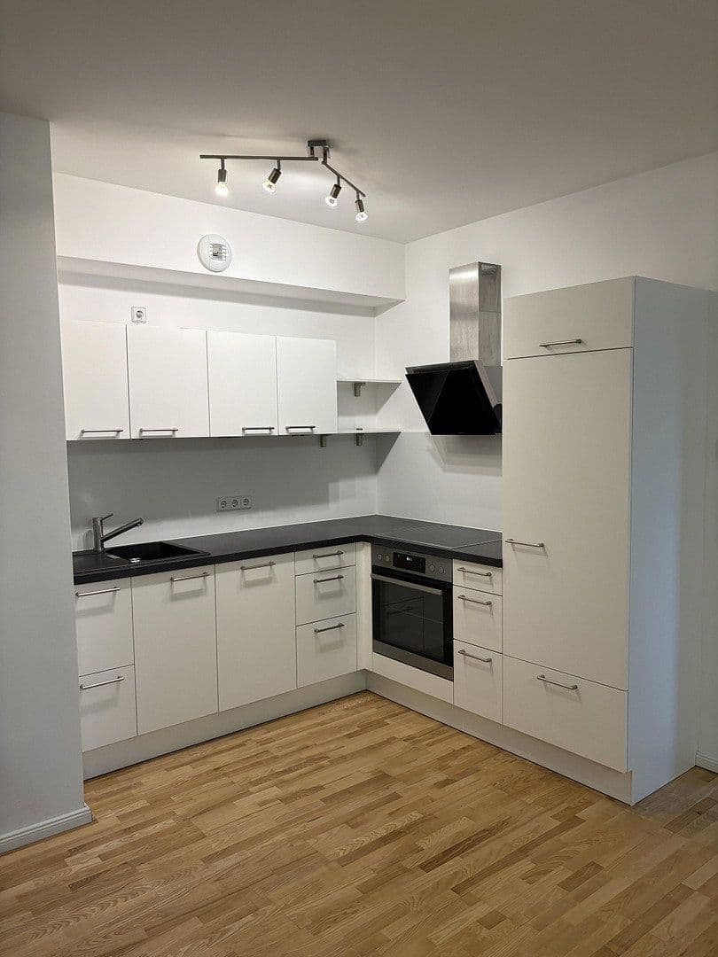 Prenájom bytu 2-izbový 72 m², Grünauer Straße 60, Berlin, Berlín Prenájom bytu 2-izbový 72 m², Grünauer Straße 60, Berlin, Berlín