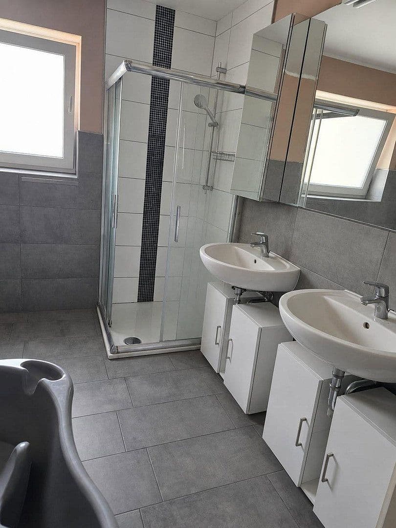 Prenájom domu 170 m², pozemok 350 m², Sehnde, Dolné Sasko Prenájom domu 170 m², pozemok 350 m², Sehnde, Dolné Sasko