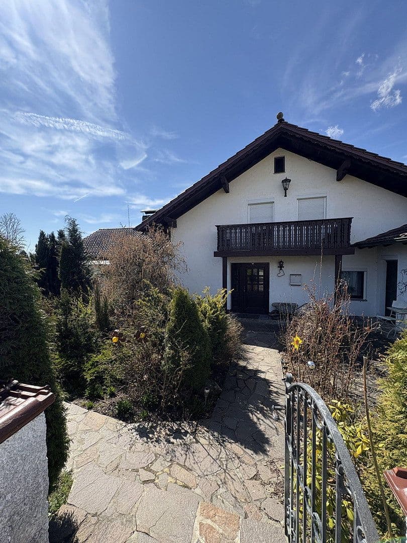 Predaj domu 245 m², pozemok 1.360 m², Ruhstorf a.d.Rott, Bavorsko Predaj domu 245 m², pozemok 1.360 m², Ruhstorf a.d.Rott, Bavorsko
