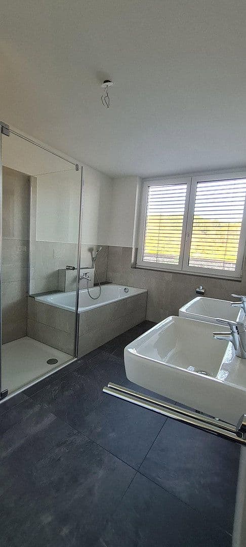 Prenájom bytu 3-izbový 87 m², Am Bahndamm 1, Bad Säckingen, Bádensko-Wurttembersko Prenájom bytu 3-izbový 87 m², Am Bahndamm 1, Bad Säckingen, Bádensko-Wurttembersko