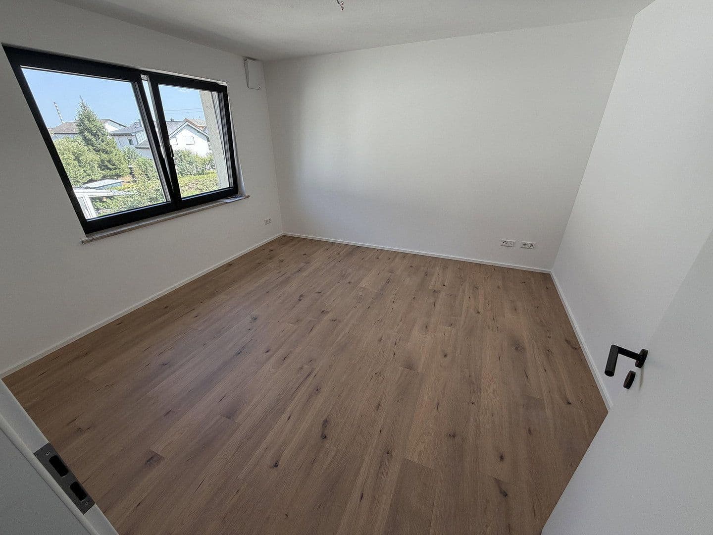 Prenájom bytu 4-izbový 76 m², Ingolstadt, Bavorsko Prenájom bytu 4-izbový 76 m², Ingolstadt, Bavorsko