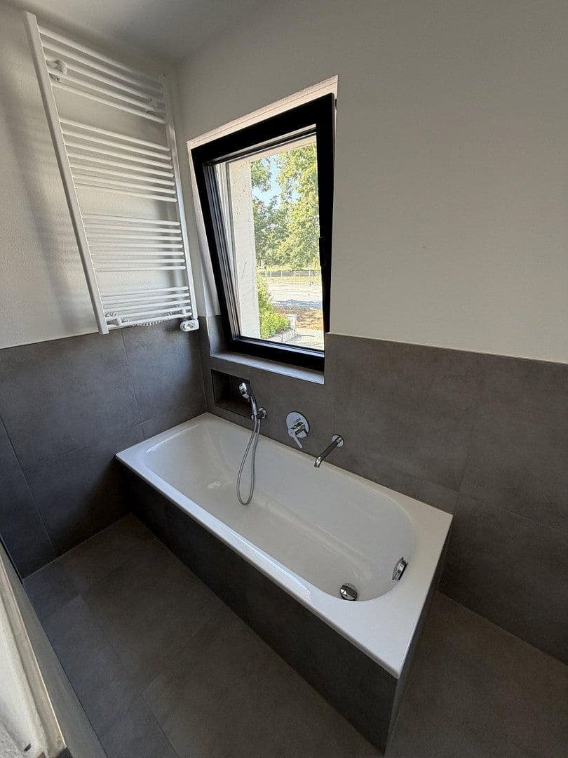 Prenájom bytu 4-izbový 76 m², Ingolstadt, Bavorsko Prenájom bytu 4-izbový 76 m², Ingolstadt, Bavorsko
