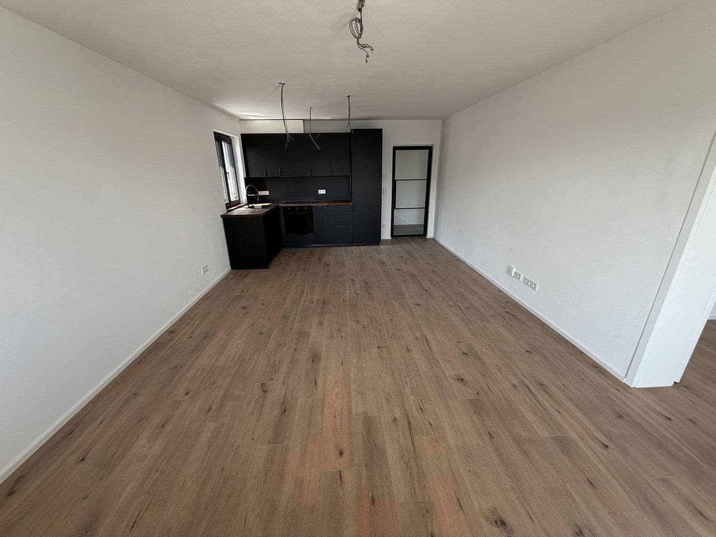 Prenájom bytu 4-izbový 76 m², Ingolstadt, Bavorsko Prenájom bytu 4-izbový 76 m², Ingolstadt, Bavorsko