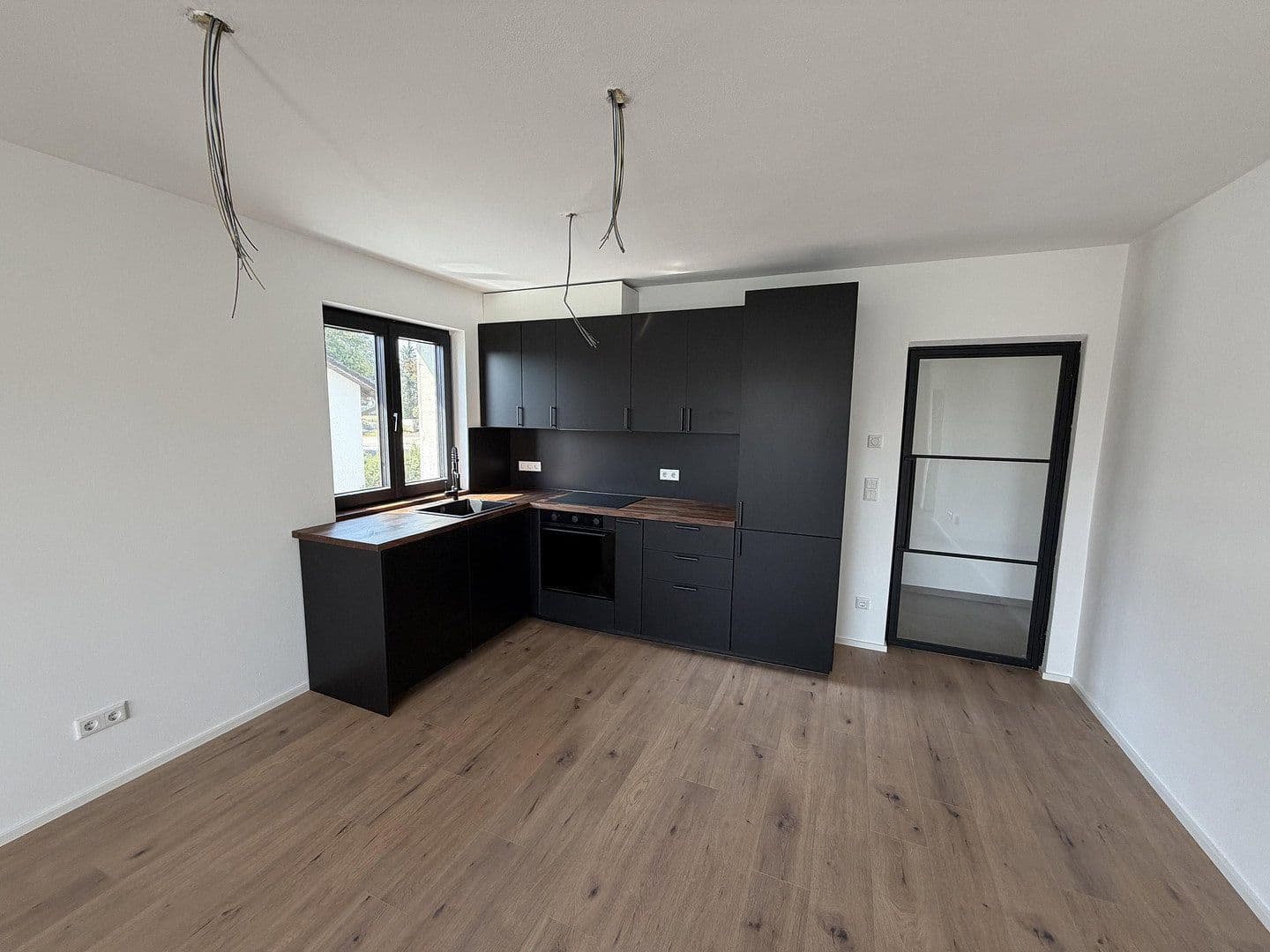 Prenájom bytu 4-izbový 76 m², Ingolstadt, Bavorsko Prenájom bytu 4-izbový 76 m², Ingolstadt, Bavorsko