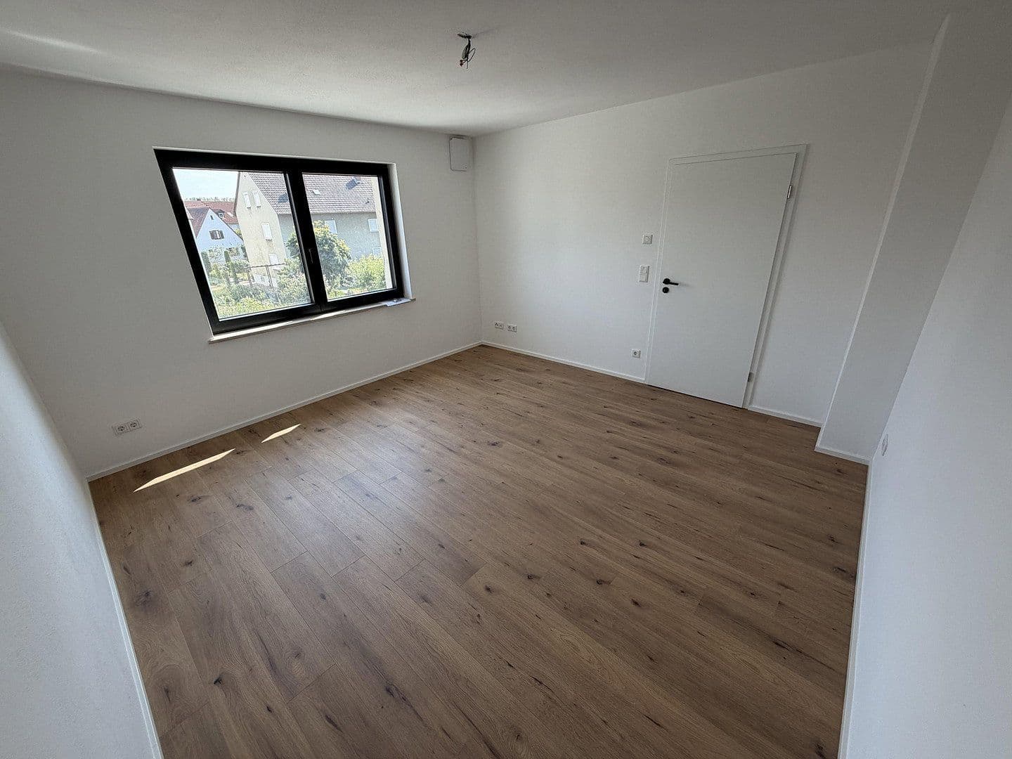 Prenájom bytu 4-izbový 76 m², Ingolstadt, Bavorsko Prenájom bytu 4-izbový 76 m², Ingolstadt, Bavorsko