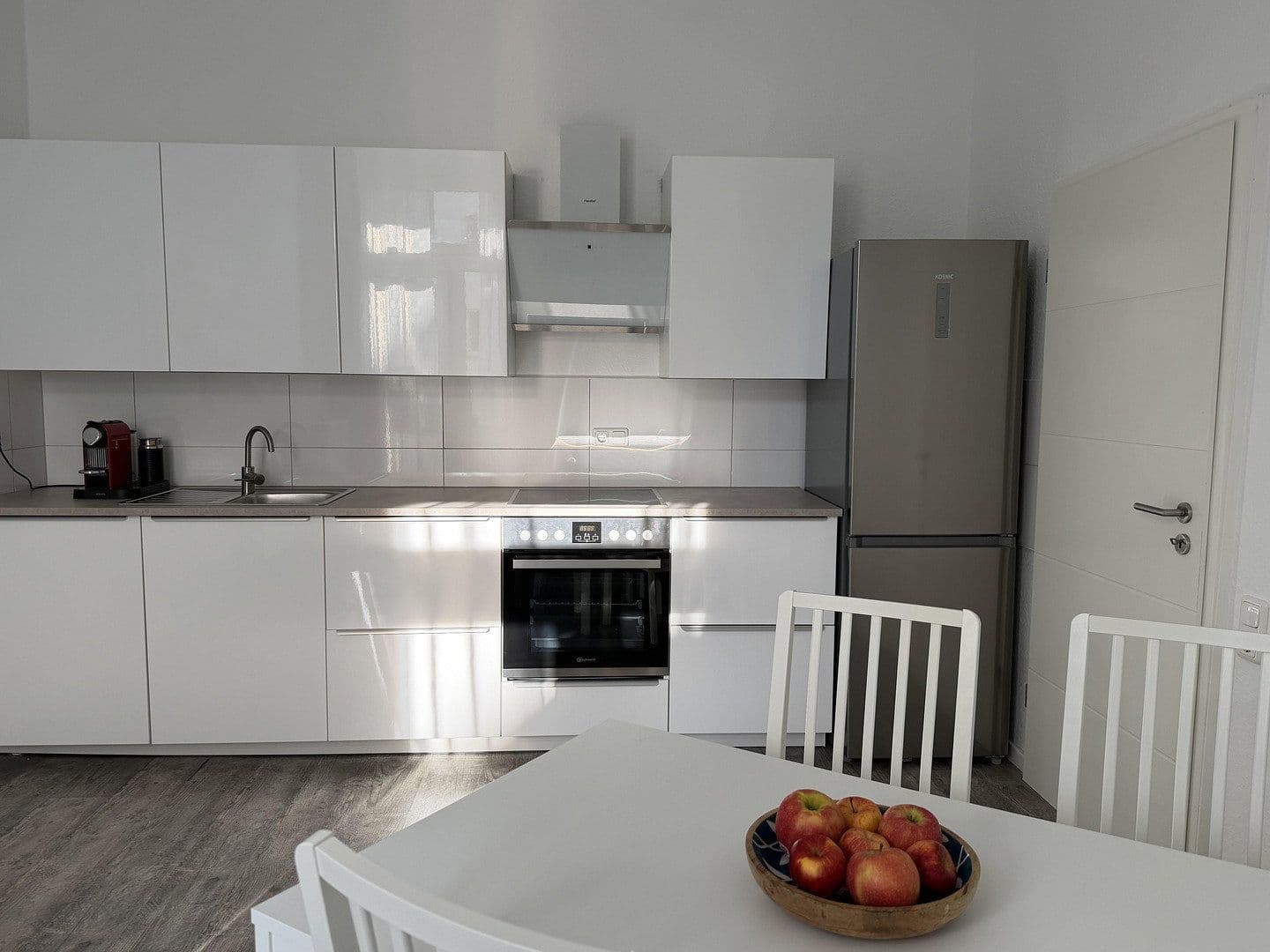 Prenájom bytu 2-izbový 60 m², Röhrenstraße 1, Düsseldorf, Severné Porýnie - Westfálsko Prenájom bytu 2-izbový 60 m², Röhrenstraße 1, Düsseldorf, Severné Porýnie - Westfálsko