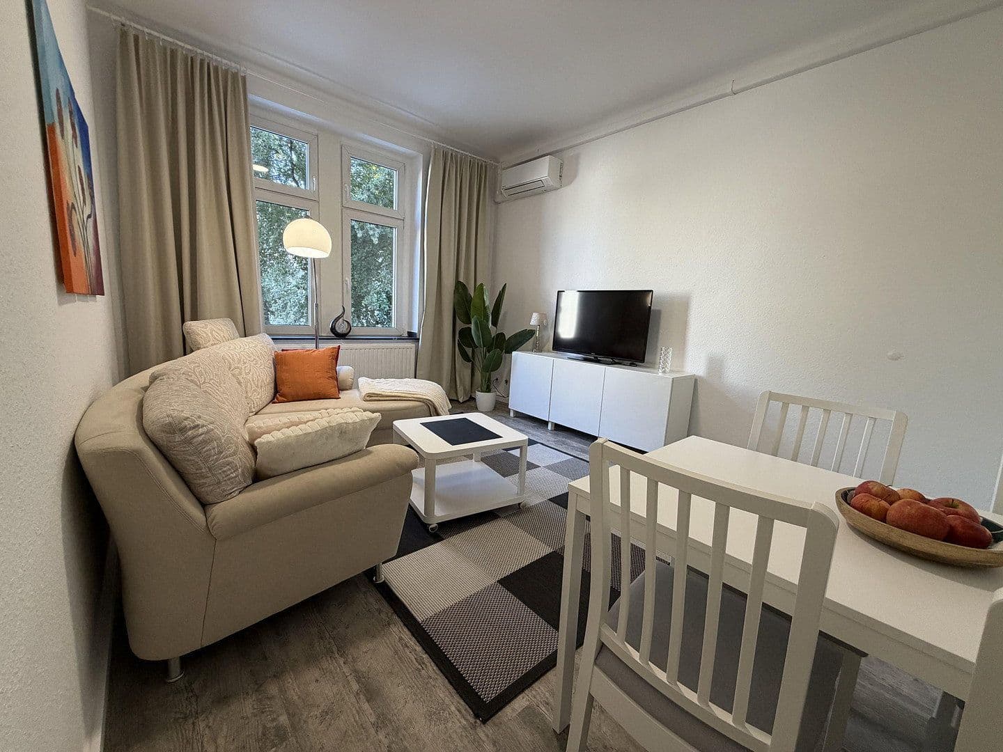 Prenájom bytu 2-izbový 60 m², Röhrenstraße 1, Düsseldorf, Severné Porýnie - Westfálsko Prenájom bytu 2-izbový 60 m², Röhrenstraße 1, Düsseldorf, Severné Porýnie - Westfálsko