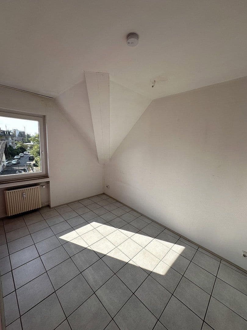 Prenájom bytu 3-izbový 89 m², Solinger Str. 139, Langenfeld (Rheinland), Severné Porýnie - Westfálsko Prenájom bytu 3-izbový 89 m², Solinger Str. 139, Langenfeld (Rheinland), Severné Porýnie - Westfálsko