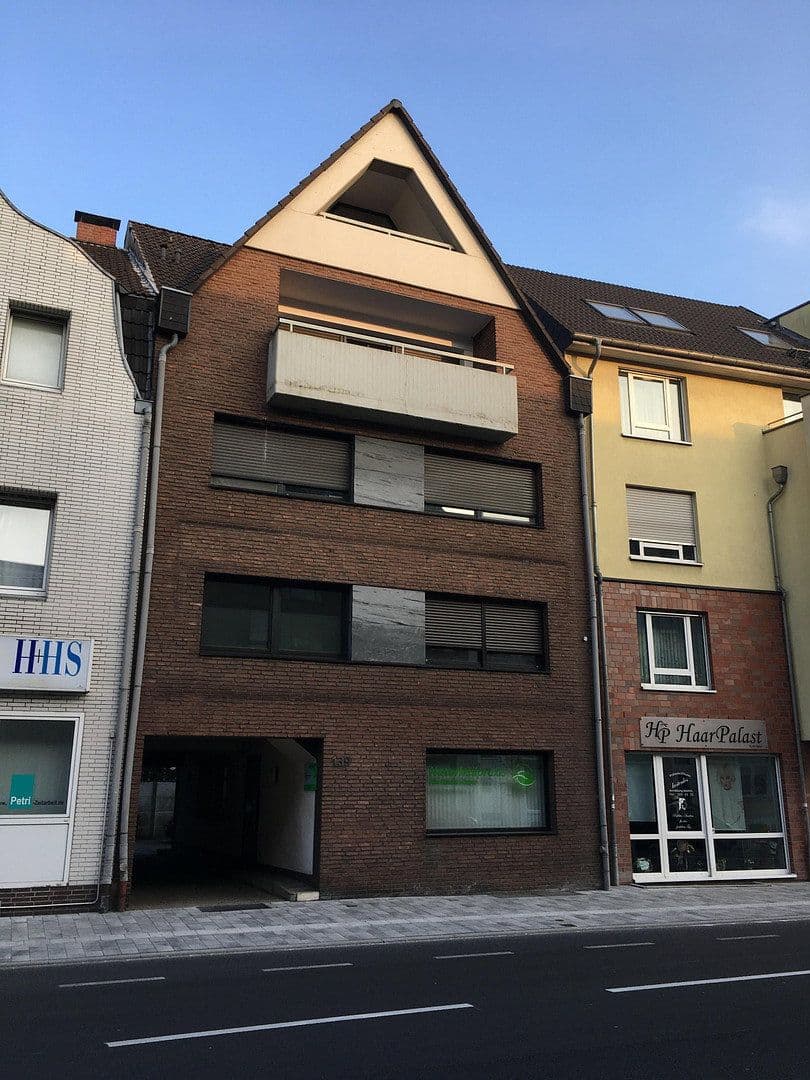 Prenájom bytu 3-izbový 89 m², Solinger Str. 139, Langenfeld (Rheinland), Severné Porýnie - Westfálsko Prenájom bytu 3-izbový 89 m², Solinger Str. 139, Langenfeld (Rheinland), Severné Porýnie - Westfálsko