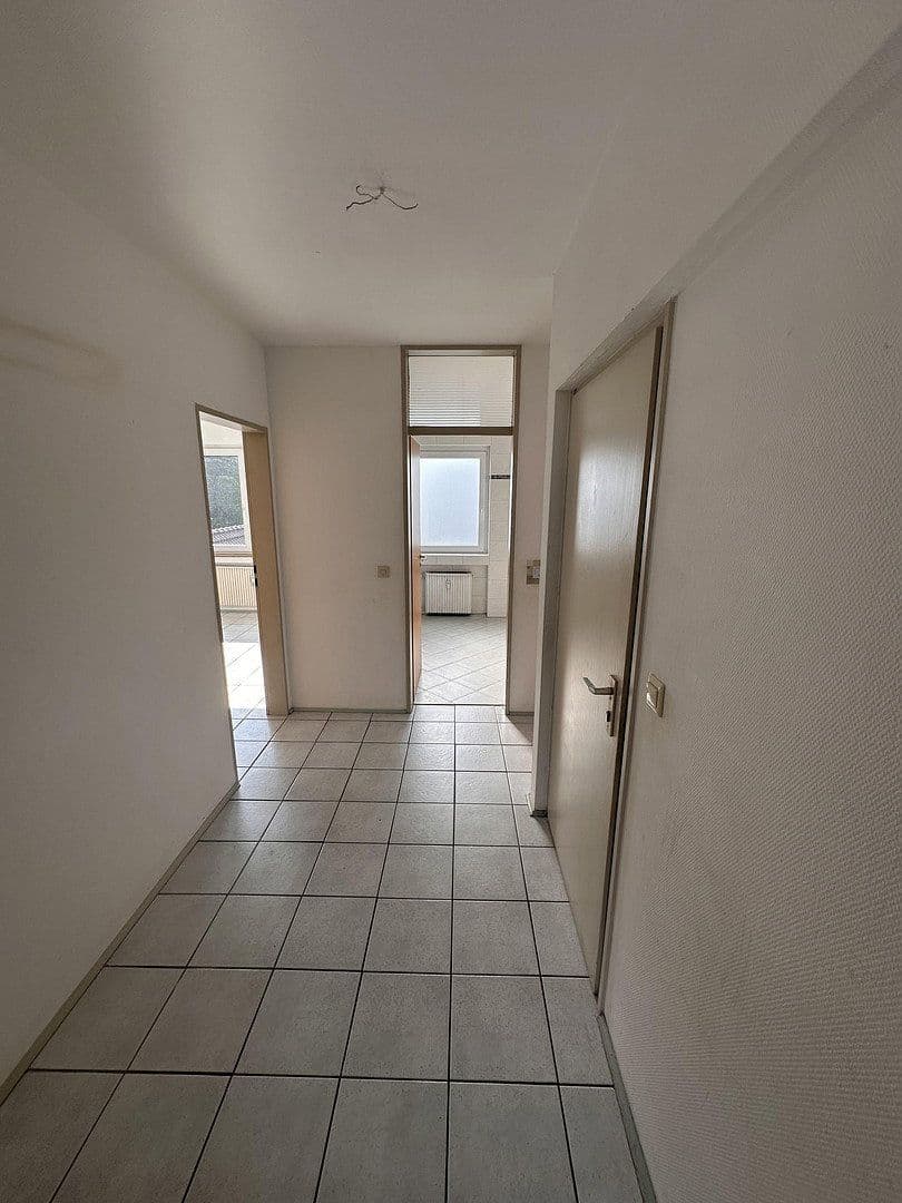 Prenájom bytu 3-izbový 89 m², Solinger Str. 139, Langenfeld (Rheinland), Severné Porýnie - Westfálsko Prenájom bytu 3-izbový 89 m², Solinger Str. 139, Langenfeld (Rheinland), Severné Porýnie - Westfálsko
