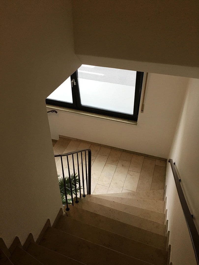 Prenájom bytu 3-izbový 89 m², Solinger Str. 139, Langenfeld (Rheinland), Severné Porýnie - Westfálsko Prenájom bytu 3-izbový 89 m², Solinger Str. 139, Langenfeld (Rheinland), Severné Porýnie - Westfálsko