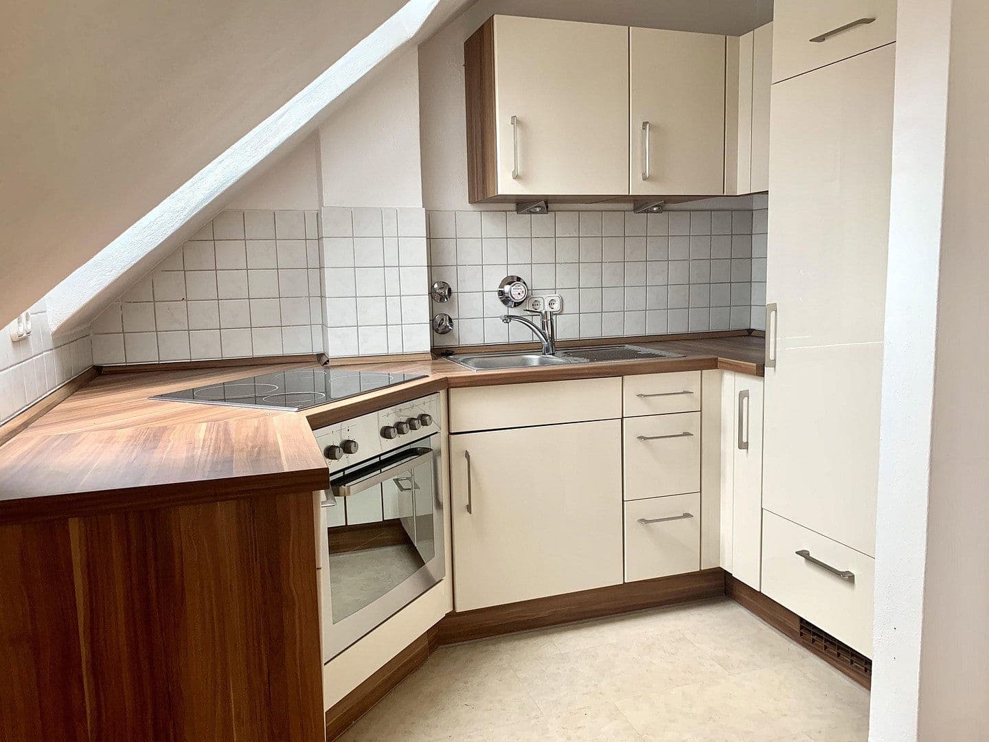 Predaj bytu 2-izbový 60 m², Max-Zenger-Str. 12, München, Bavorsko Predaj bytu 2-izbový 60 m², Max-Zenger-Str. 12, München, Bavorsko