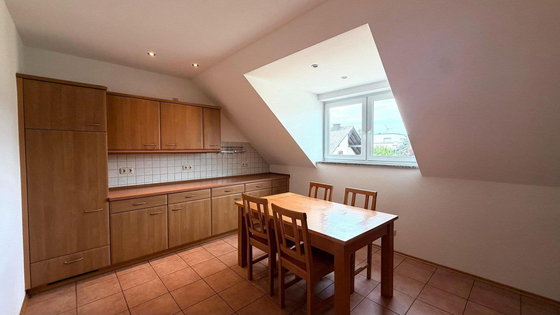 Prenájom bytu 3-izbový 108 m², Kalkstr. 28, Trierweiler, Porýnie-Falcko Prenájom bytu 3-izbový 108 m², Kalkstr. 28, Trierweiler, Porýnie-Falcko