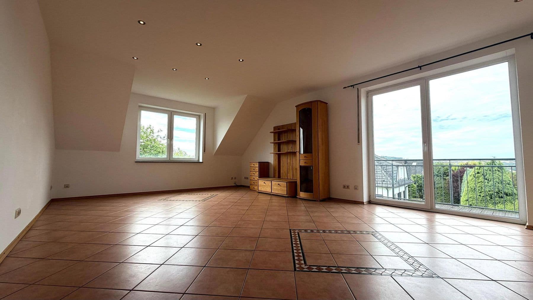 Prenájom bytu 3-izbový 108 m², Kalkstr. 28, Trierweiler, Porýnie-Falcko Prenájom bytu 3-izbový 108 m², Kalkstr. 28, Trierweiler, Porýnie-Falcko