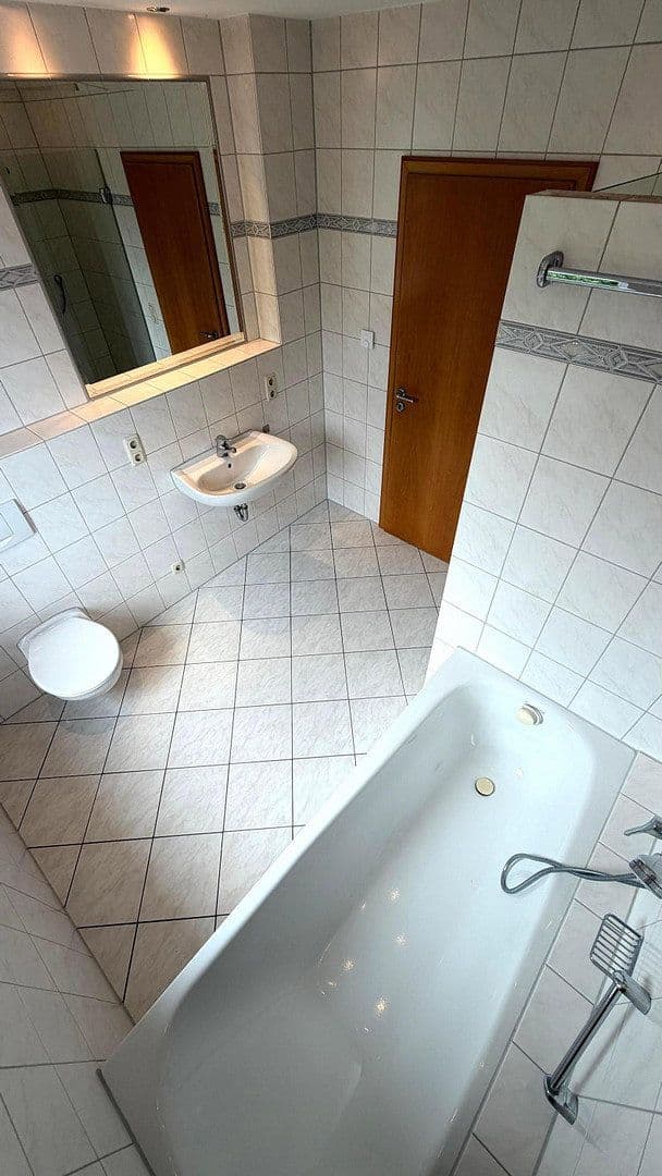 Prenájom bytu 3-izbový 108 m², Kalkstr. 28, Trierweiler, Porýnie-Falcko Prenájom bytu 3-izbový 108 m², Kalkstr. 28, Trierweiler, Porýnie-Falcko