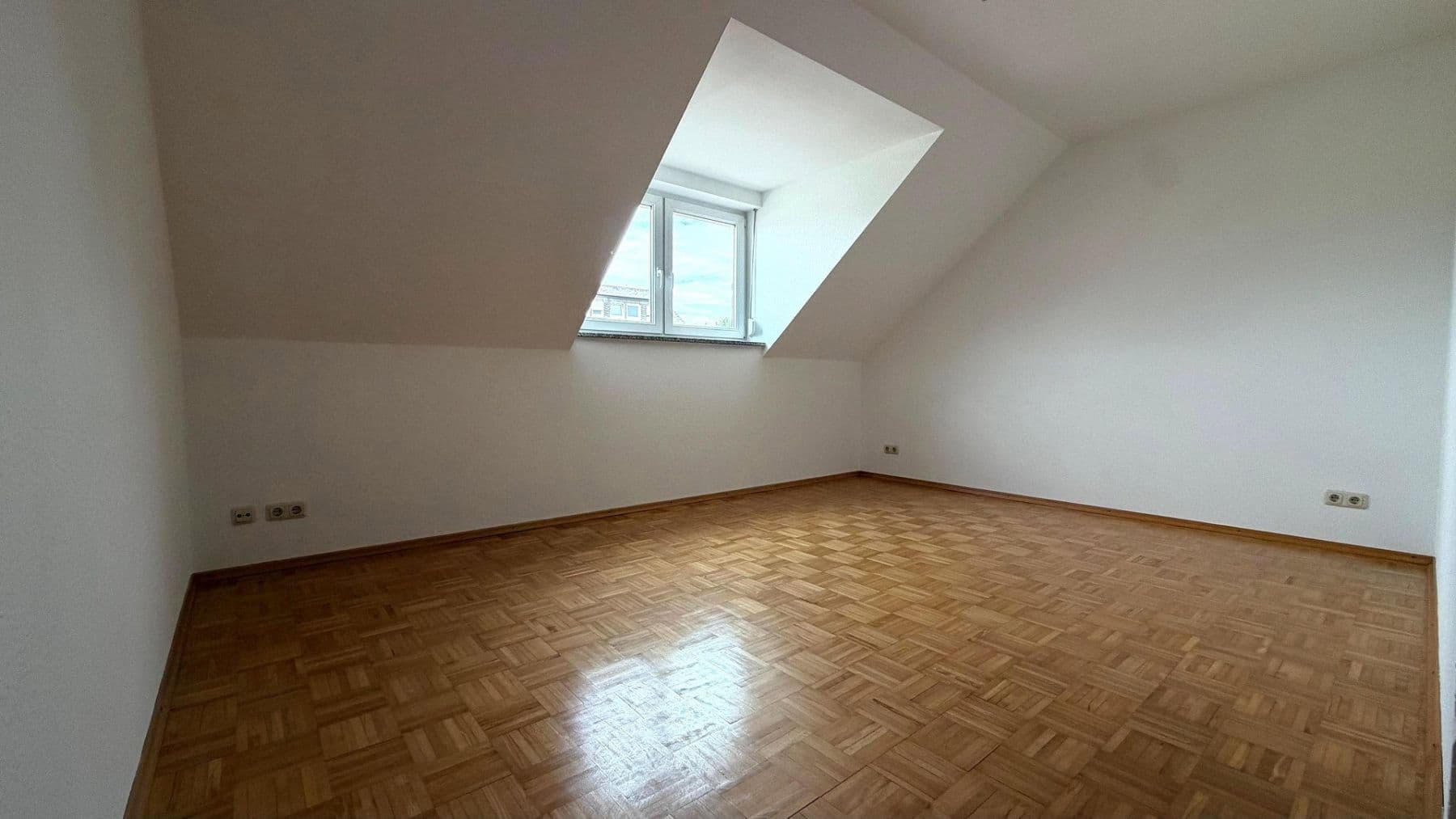 Prenájom bytu 3-izbový 108 m², Kalkstr. 28, Trierweiler, Porýnie-Falcko Prenájom bytu 3-izbový 108 m², Kalkstr. 28, Trierweiler, Porýnie-Falcko